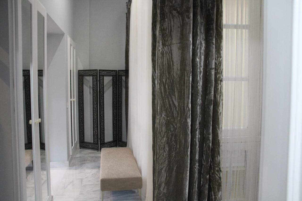Luxurious 2 Bedroom Flat In A Historic Building セビリア エクステリア 写真