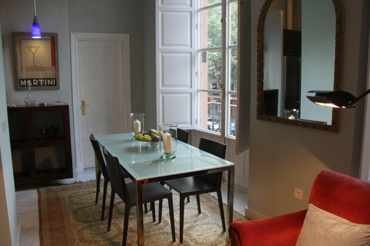 Luxurious 2 Bedroom Flat In A Historic Building セビリア エクステリア 写真