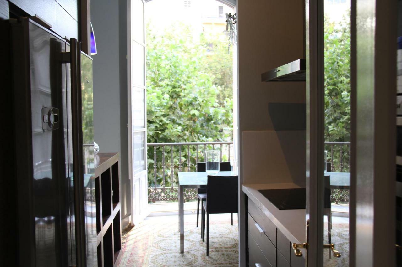 Luxurious 2 Bedroom Flat In A Historic Building セビリア エクステリア 写真