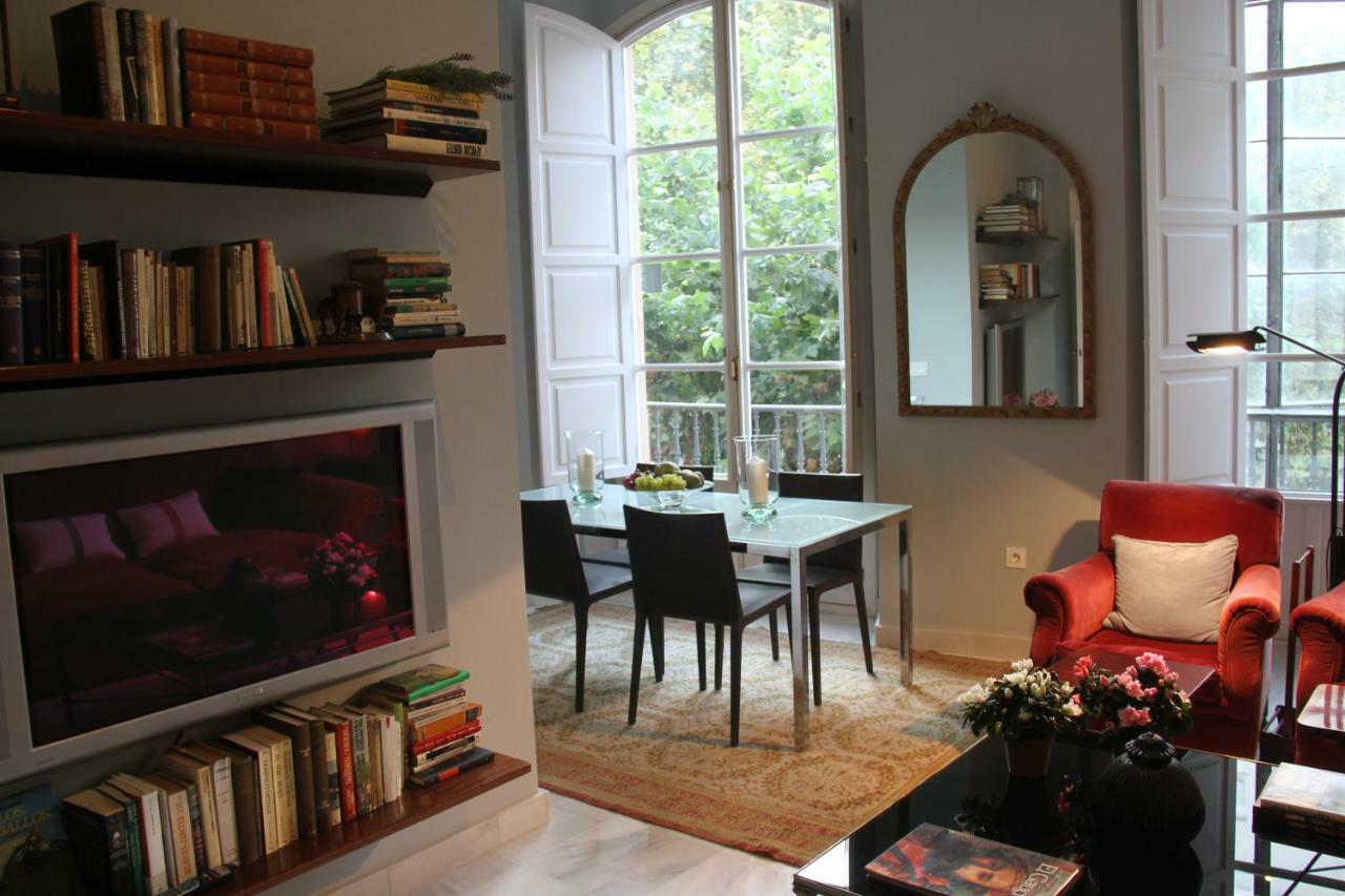 Luxurious 2 Bedroom Flat In A Historic Building セビリア エクステリア 写真