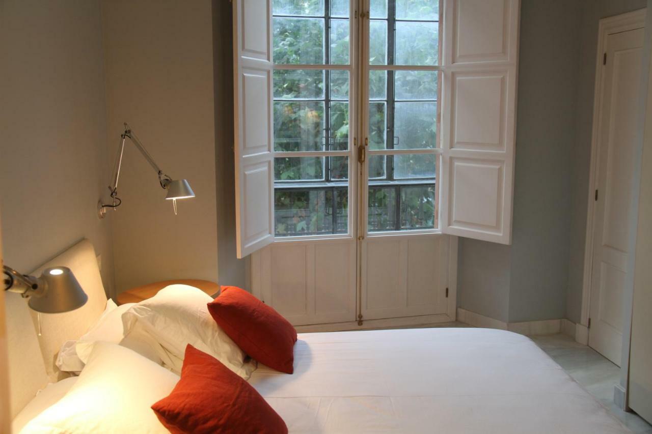 Luxurious 2 Bedroom Flat In A Historic Building セビリア エクステリア 写真